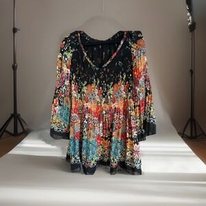Plus size ladies floral patterned blouse size 2X